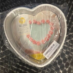 Wilton Heart-Shaped Cake Pan - Silver